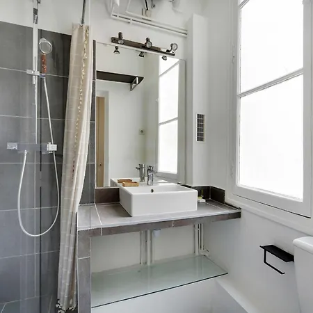 Elegance & Parisian Charm In Heart Of Rive Gauche Appartamento Parigi